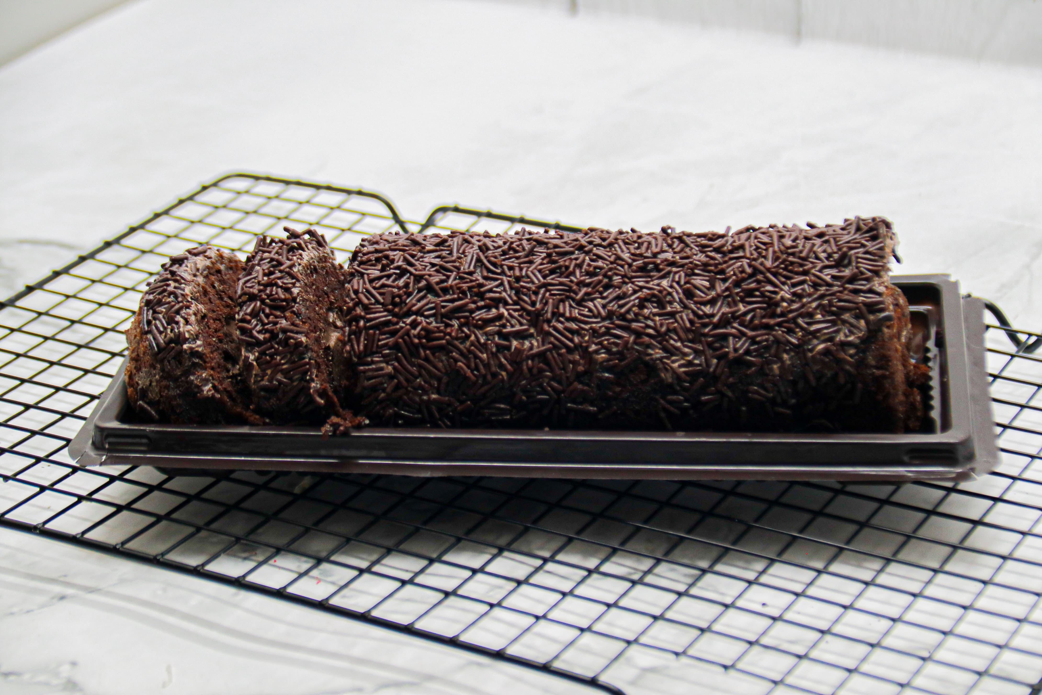 Bolu Gulung (Roll cake) Meses Blackforest